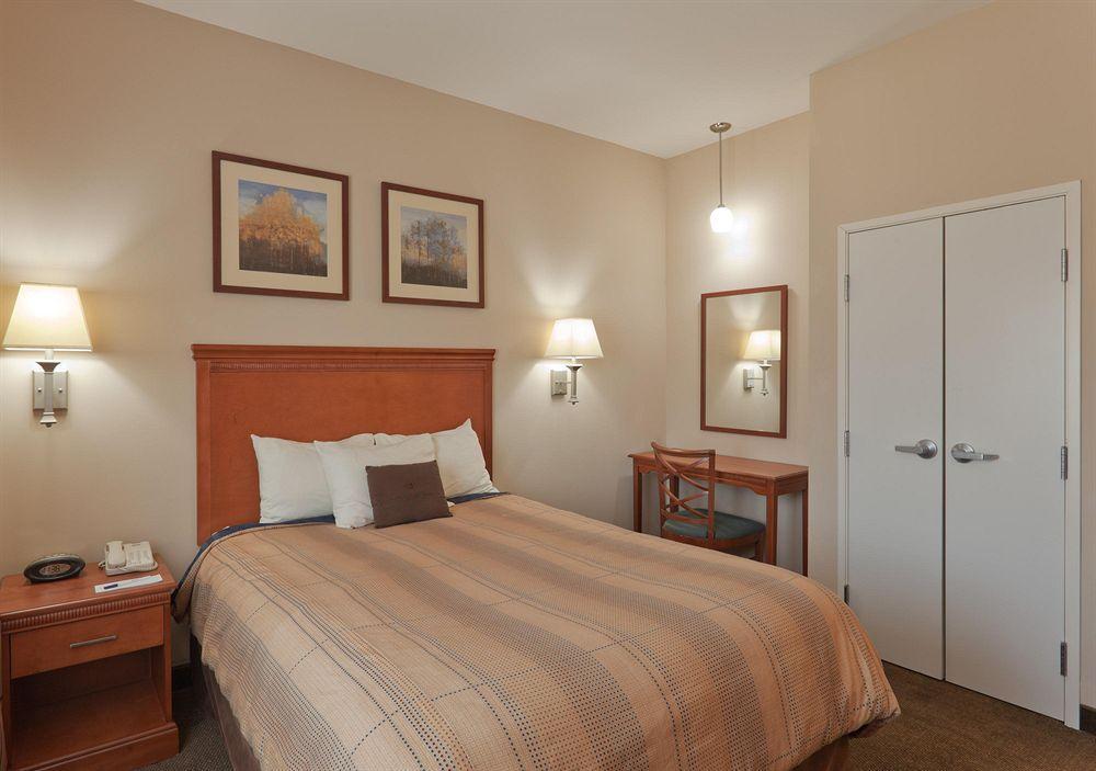 Candlewood Suites Pearl By Ihg Exterior foto